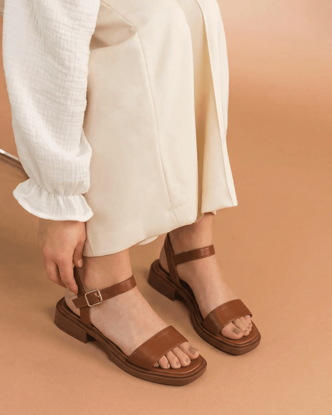 Sandals & Slides - BELVARNÈ