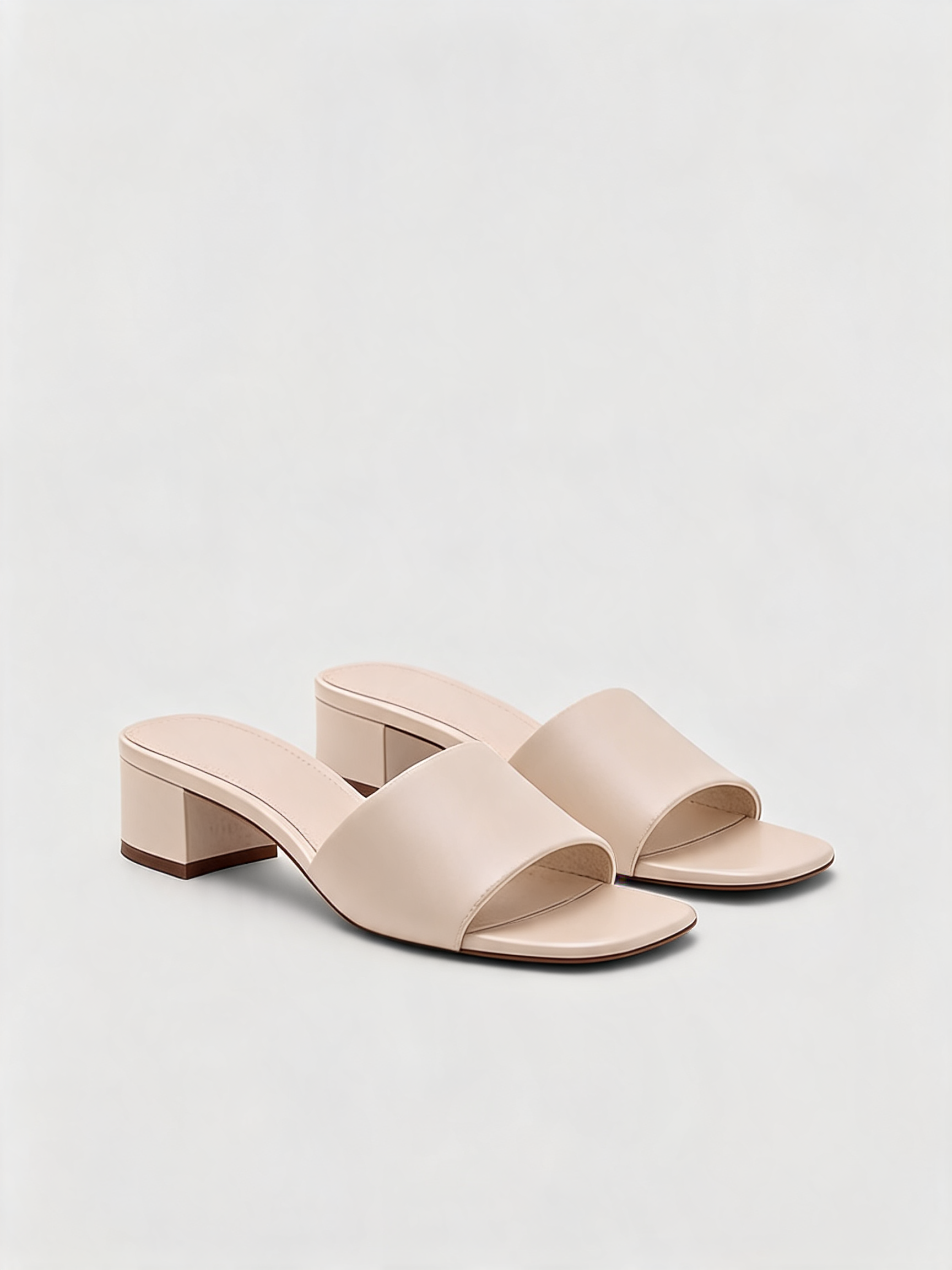 Cream leather block heel mules with square open toe Belvarnè Crème pair