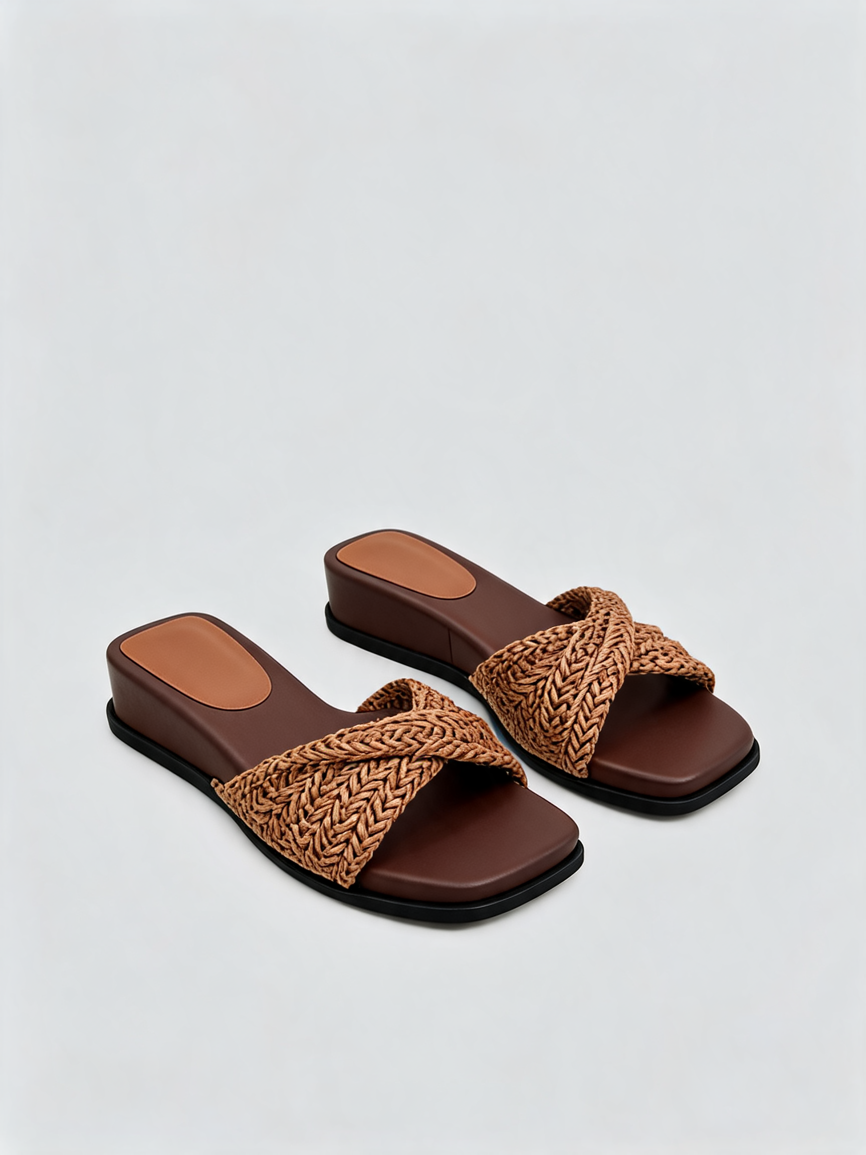 Woven raffia flat slides with cognac leather footbed and square toe Belvarnè Tressa