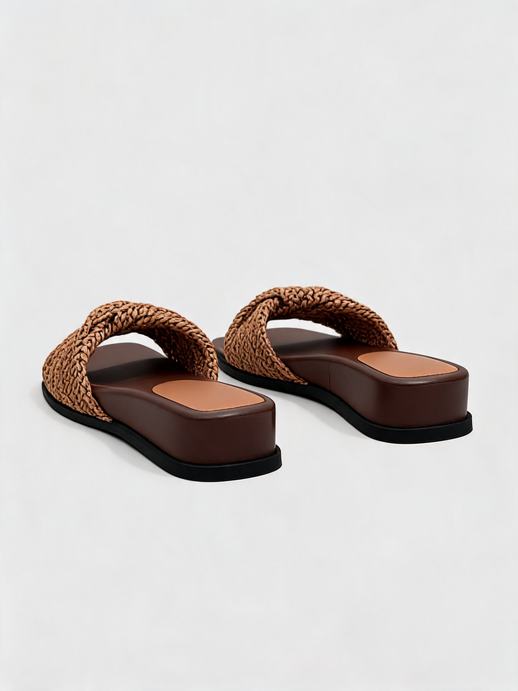 Woven raffia flat slides with cognac leather footbed and square toe Belvarnè Tressa